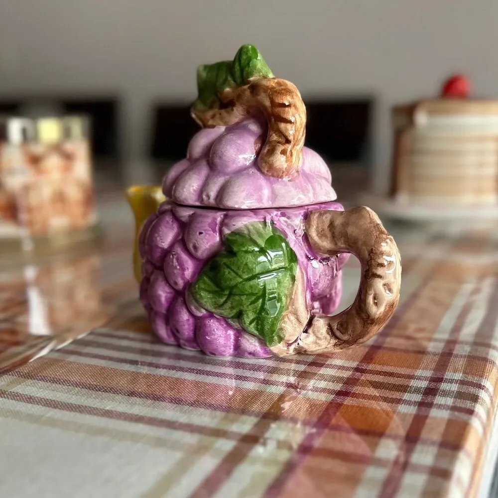 VTG Mini Grape Textured Ceramic Kitchen Cottagecore Dainty Teapot Kettle